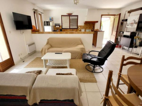 Villa T4 climatisée, rez-de-jardin, parking privé, proche plage et commerces - FR-1-316-182